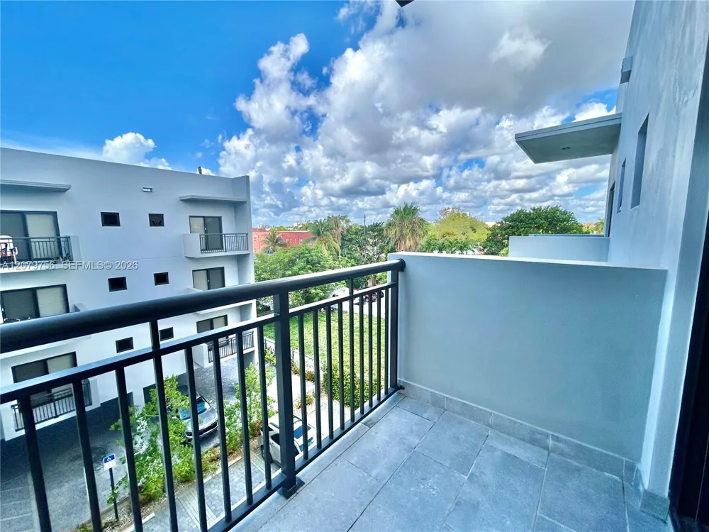 836 SW 2nd St #401 Miami, FL 33130