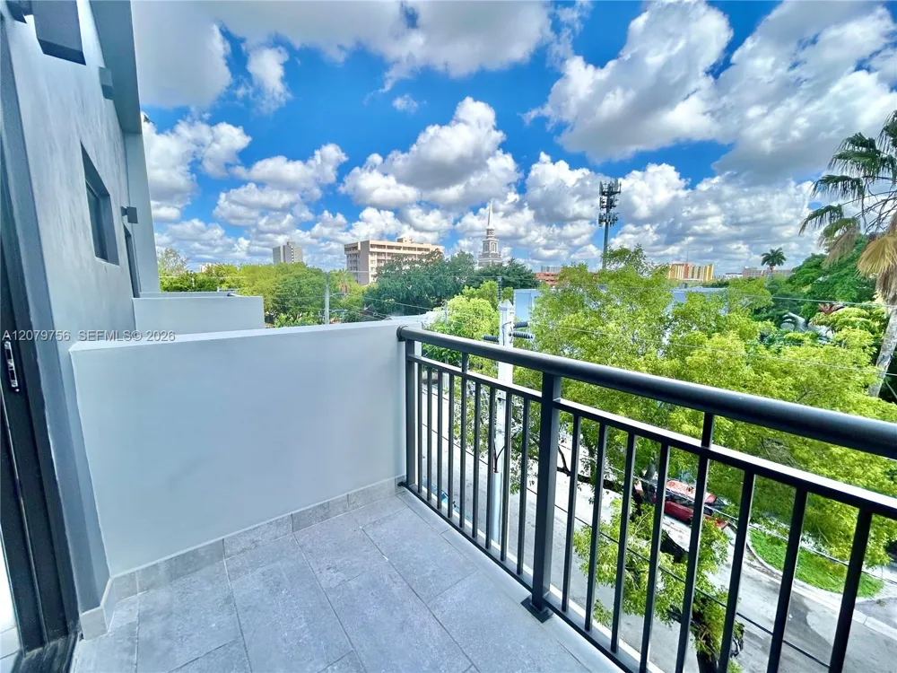 836 SW 2nd St #401 Miami, FL 33130