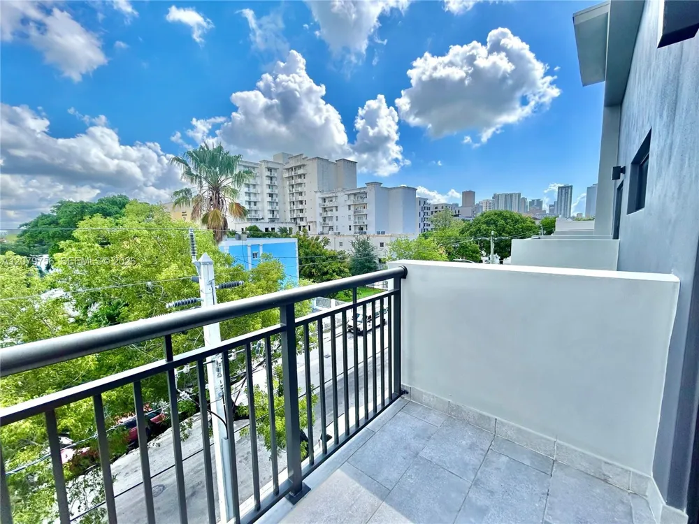 836 SW 2nd St #401 Miami, FL 33130