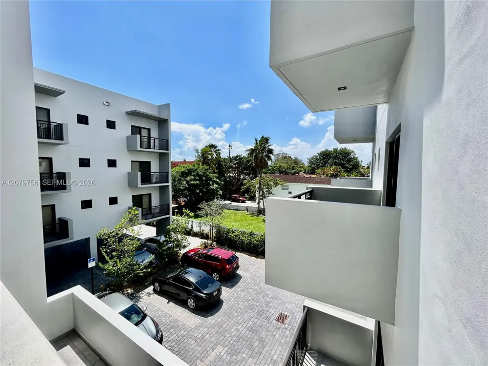 836 SW 2nd St #401 Miami, FL 33130
