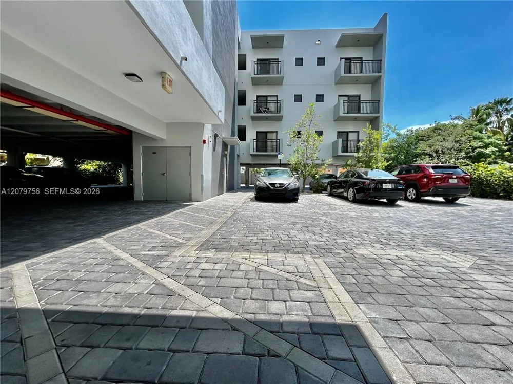 836 SW 2nd St #401 Miami, FL 33130