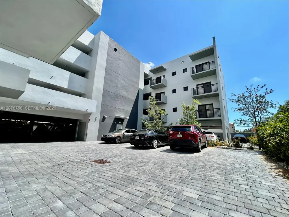 836 SW 2nd St #401 Miami, FL 33130