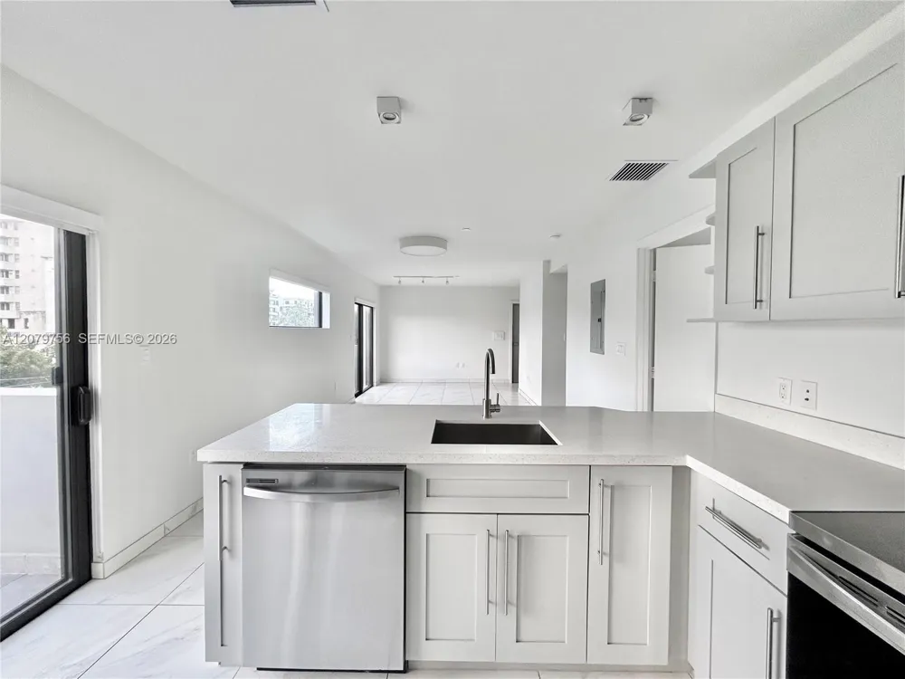 836 SW 2nd St #401 Miami, FL 33130