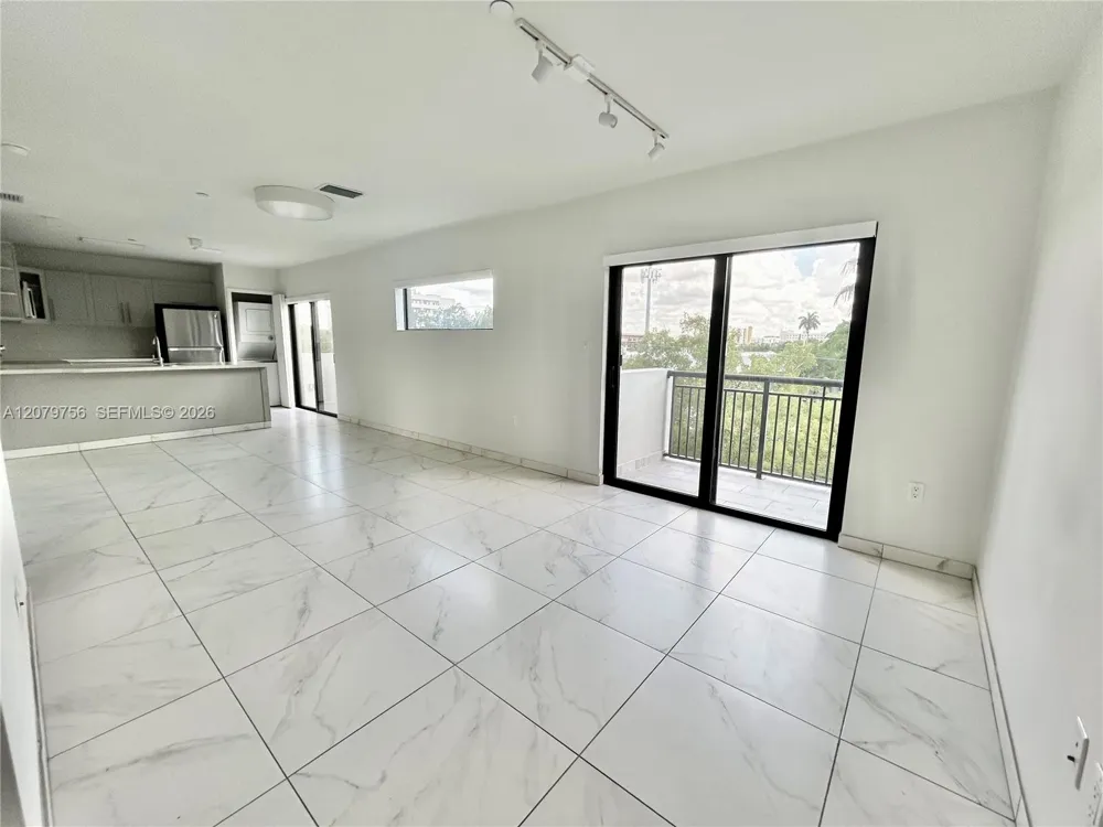 836 SW 2nd St #401 Miami, FL 33130