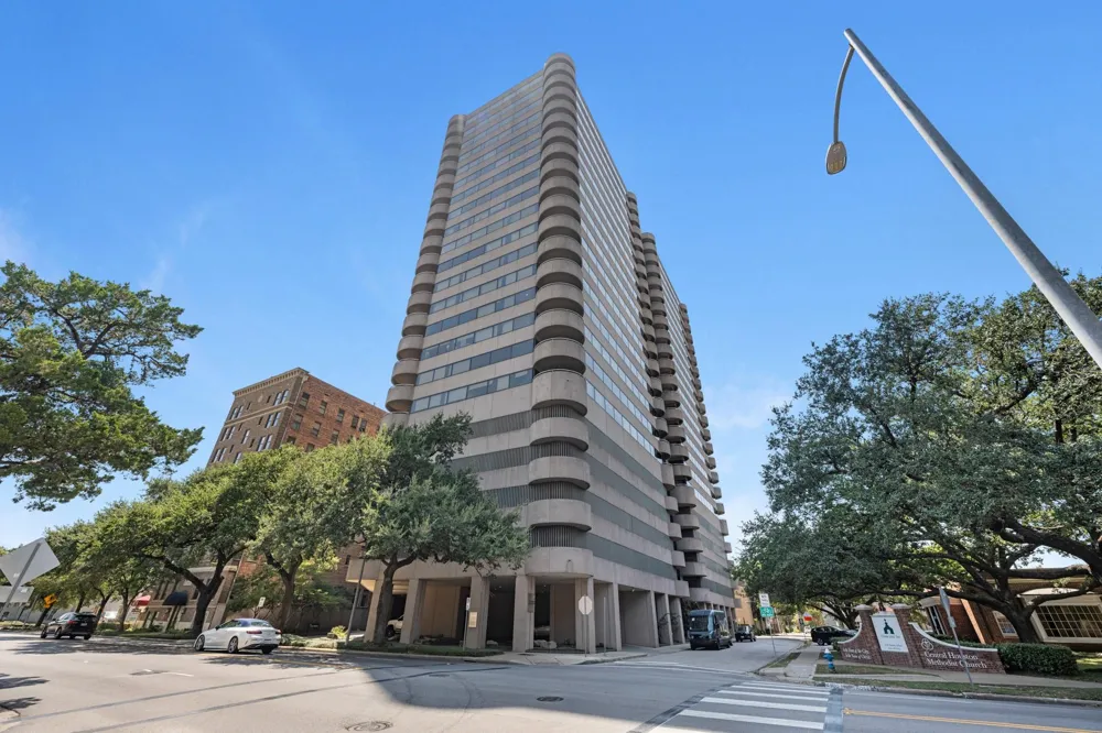 5000 Montrose Boulevard #15C Houston, TX 77006