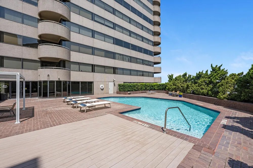 5000 Montrose Boulevard #15C Houston, TX 77006