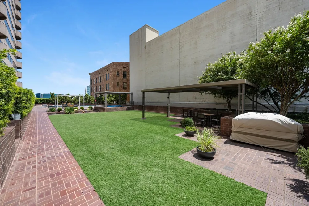 5000 Montrose Boulevard #15C Houston, TX 77006