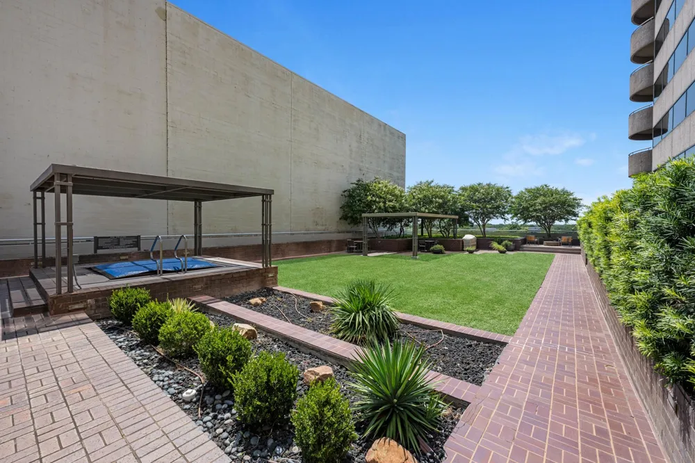 5000 Montrose Boulevard #15C Houston, TX 77006