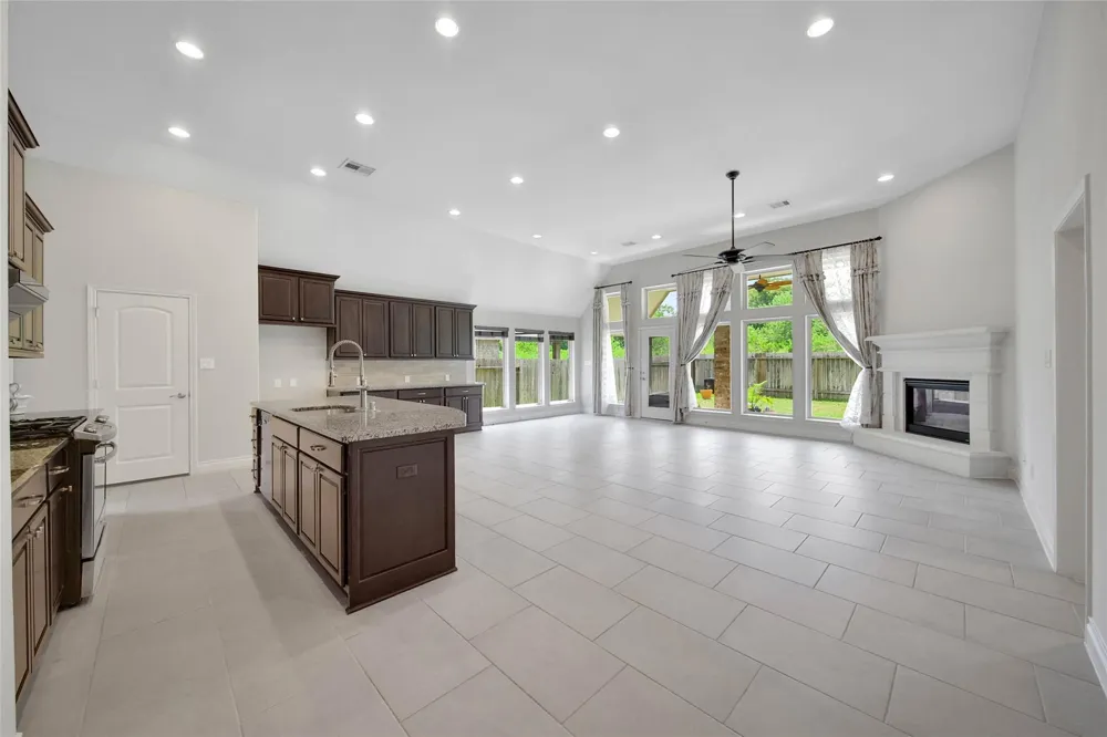 13314 Lazy River Lane Pearland, TX 77584