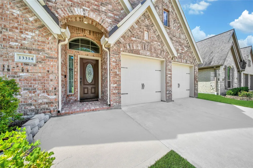 13314 Lazy River Lane Pearland, TX 77584