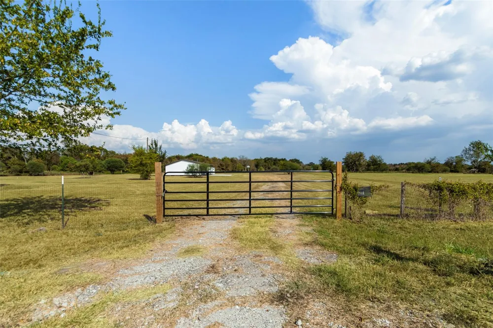 21113 Harrison Drive Bedias, TX 77831