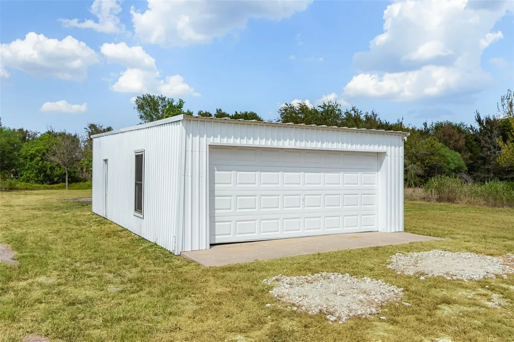 21113 Harrison Drive Bedias, TX 77831