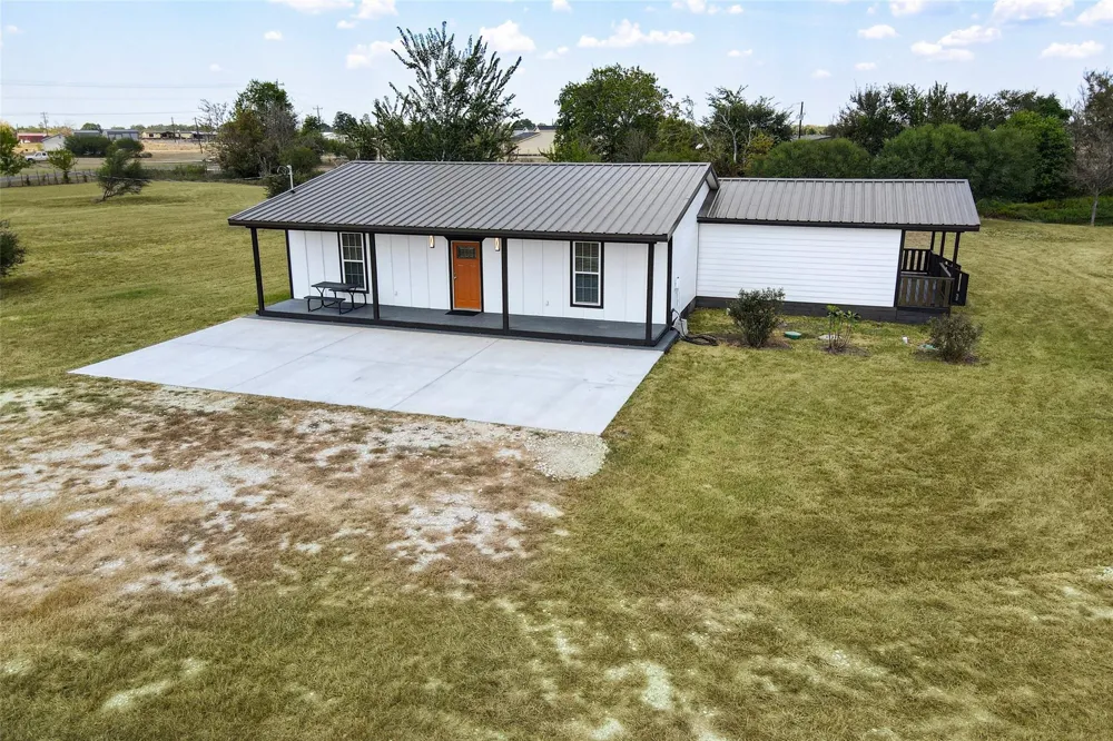 21113 Harrison Drive Bedias, TX 77831