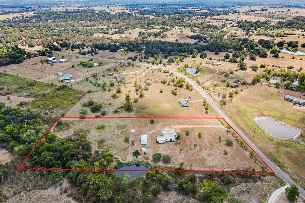 21113 Harrison Drive Bedias, TX 77831