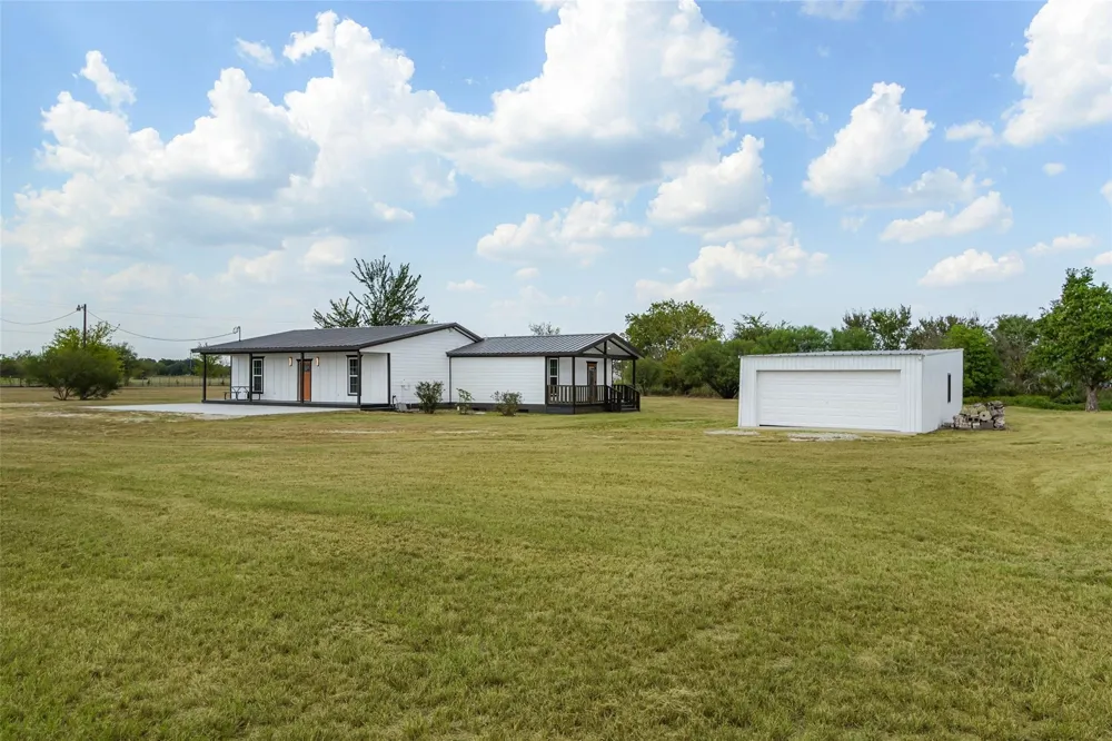 21113 Harrison Drive Bedias, TX 77831