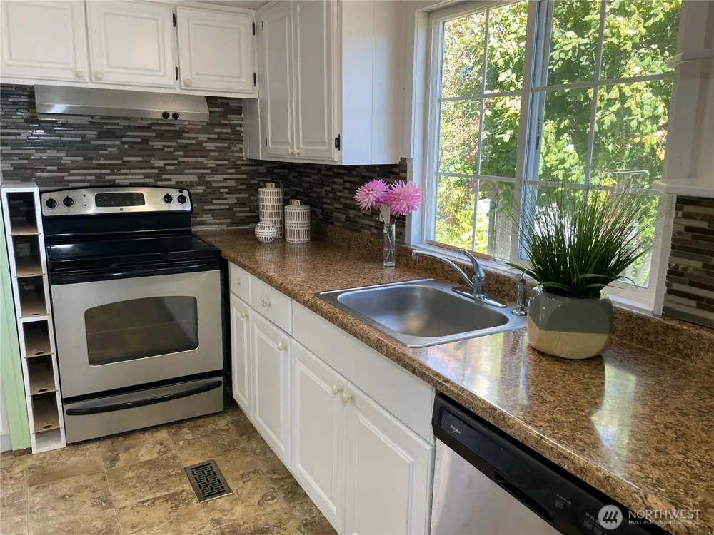 600 NE Lincoln Drive #8 Poulsbo, WA 98370