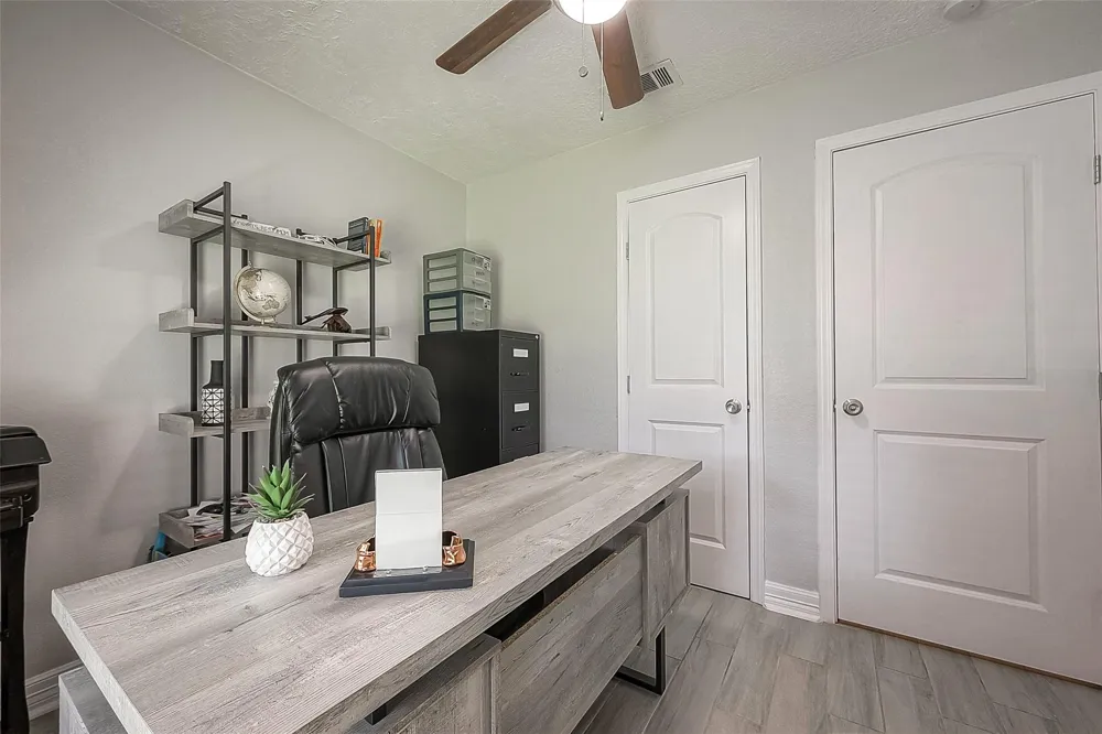 16614 Forest Bend Avenue Friendswood, TX 77546