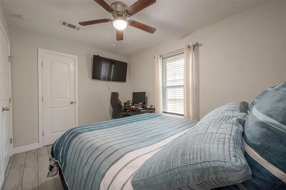 16614 Forest Bend Avenue Friendswood, TX 77546