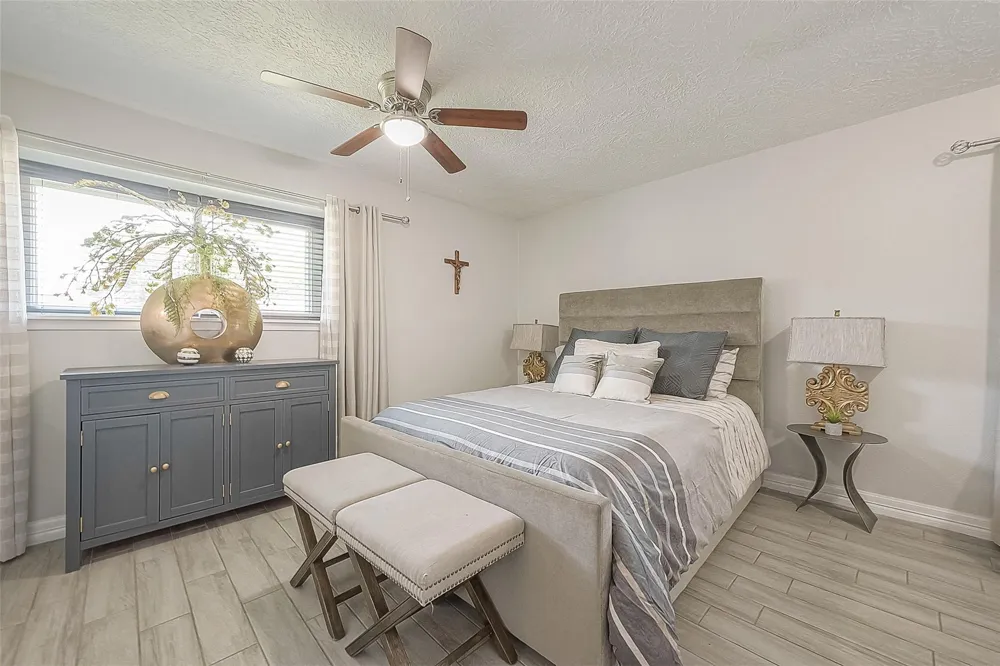 16614 Forest Bend Avenue Friendswood, TX 77546