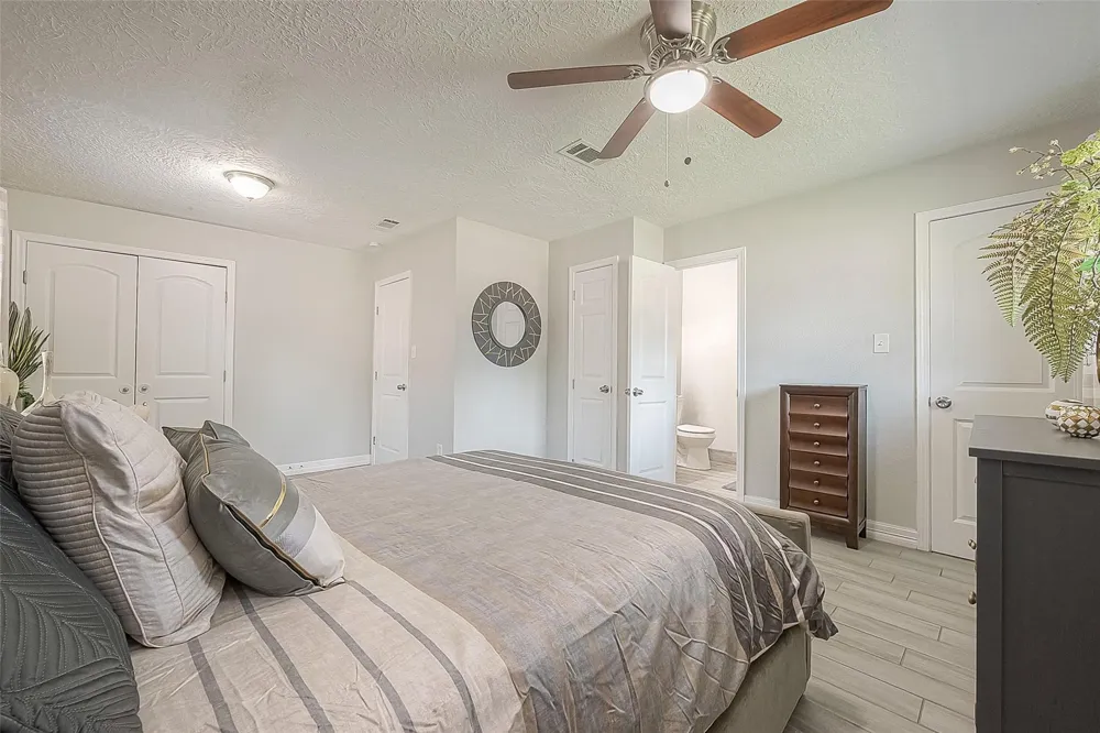16614 Forest Bend Avenue Friendswood, TX 77546
