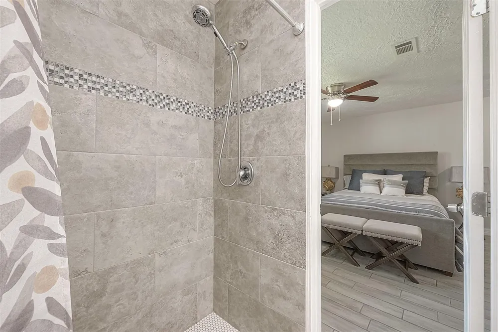 16614 Forest Bend Avenue Friendswood, TX 77546