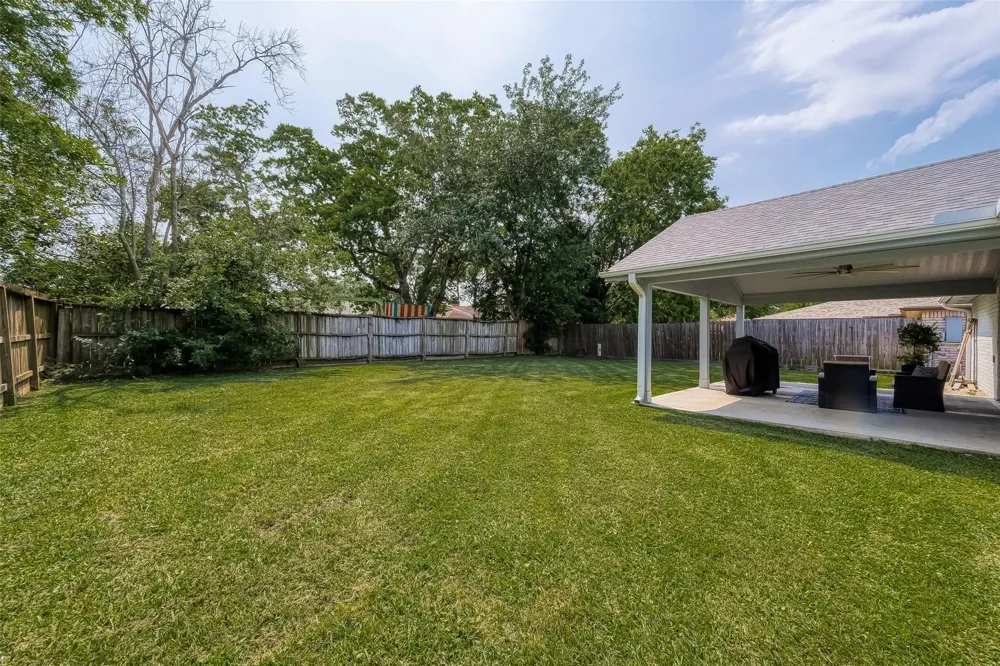 16614 Forest Bend Avenue Friendswood, TX 77546