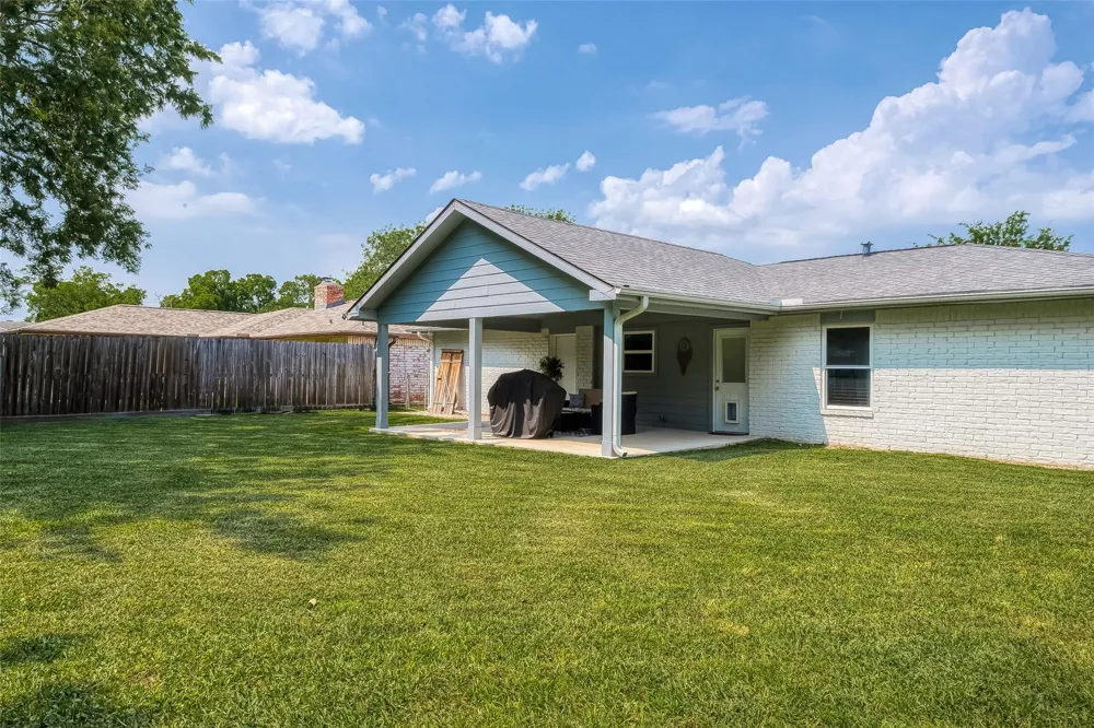 16614 Forest Bend Avenue Friendswood, TX 77546