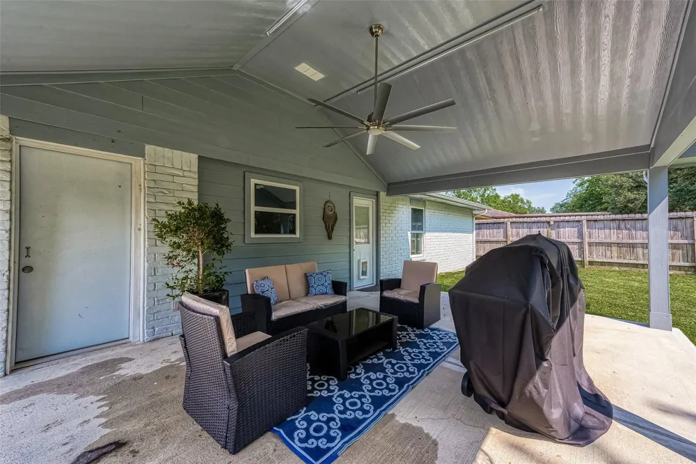 16614 Forest Bend Avenue Friendswood, TX 77546