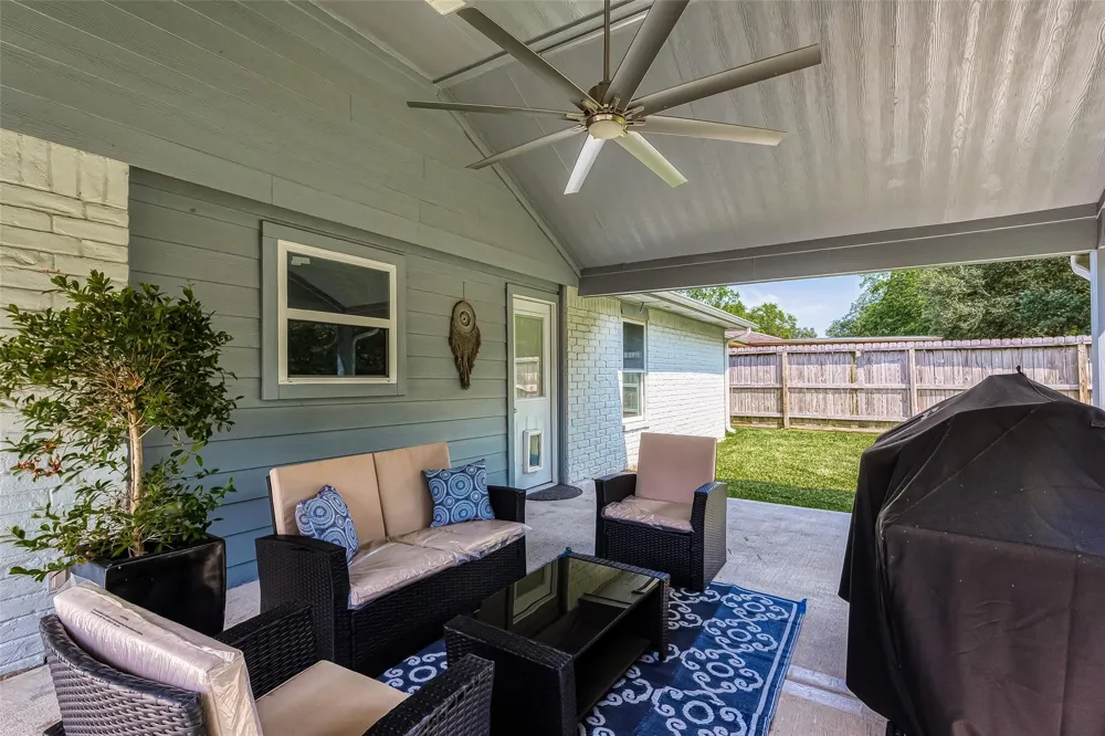 16614 Forest Bend Avenue Friendswood, TX 77546