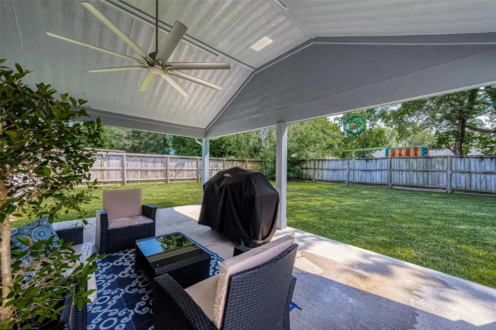 16614 Forest Bend Avenue Friendswood, TX 77546