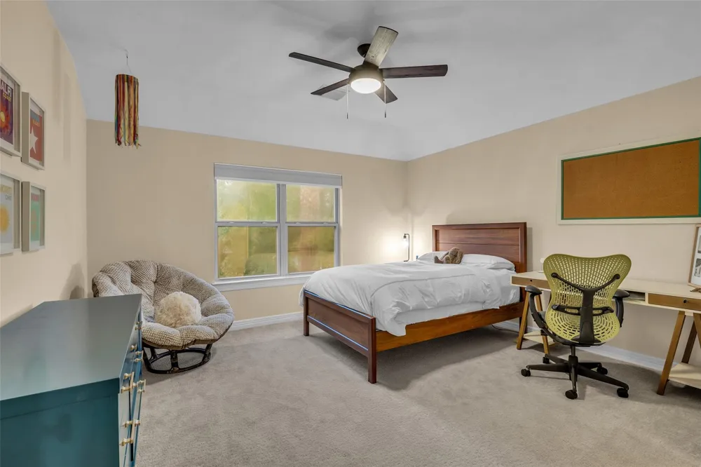 2 Glistening Pond Place The Woodlands, TX 77382