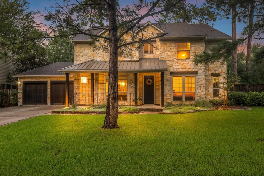 2 Glistening Pond Place The Woodlands, TX 77382