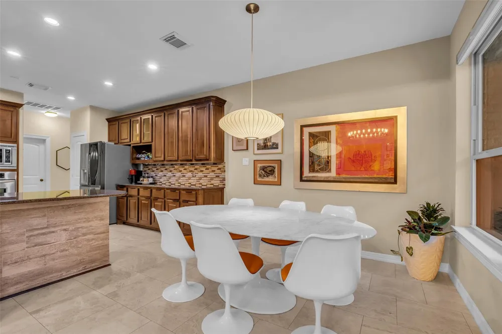 2 Glistening Pond Place The Woodlands, TX 77382