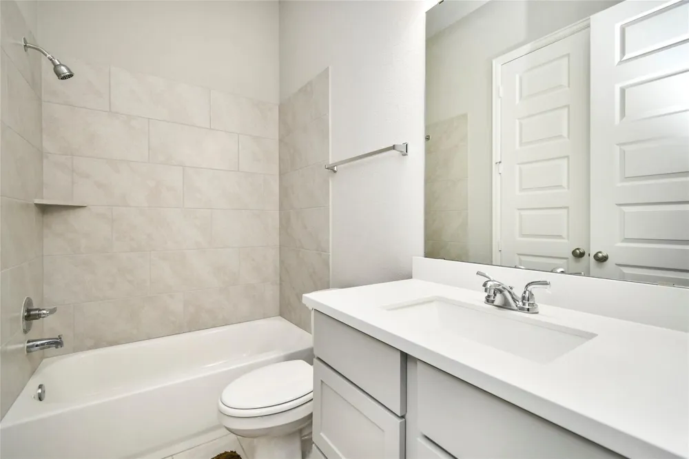 5042 Albany Shores Lane Fulshear, TX 77441