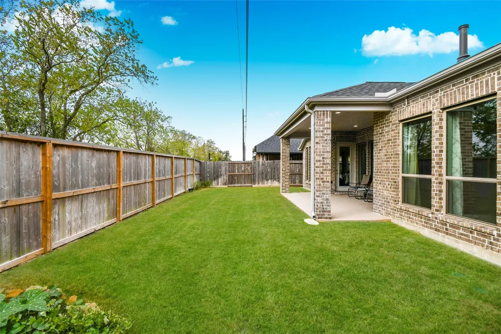 5042 Albany Shores Lane Fulshear, TX 77441