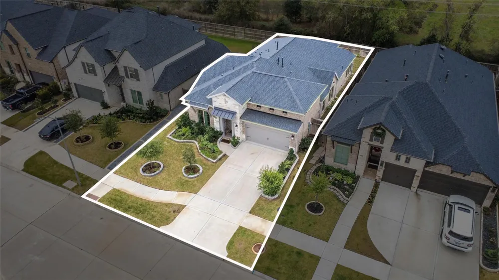 5042 Albany Shores Lane Fulshear, TX 77441