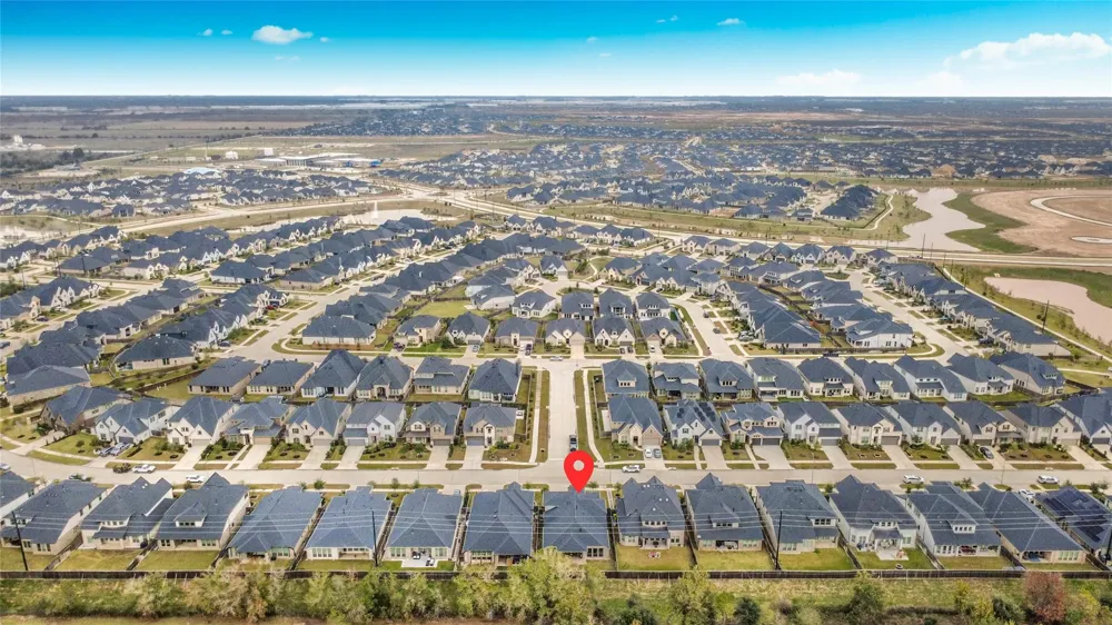5042 Albany Shores Lane Fulshear, TX 77441