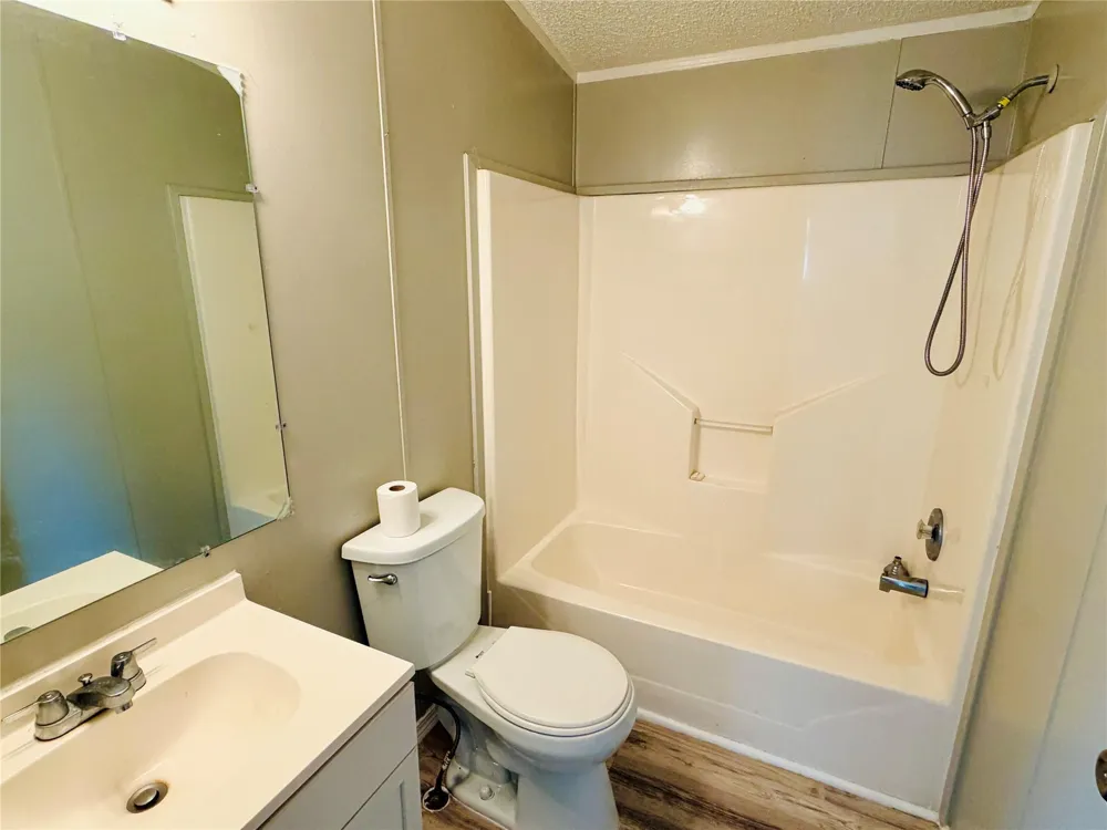 7102 King St Street Manvel, TX 77578