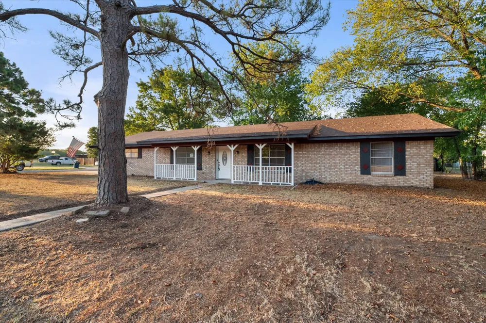 3400 Emhouse Road Corsicana, TX 75110