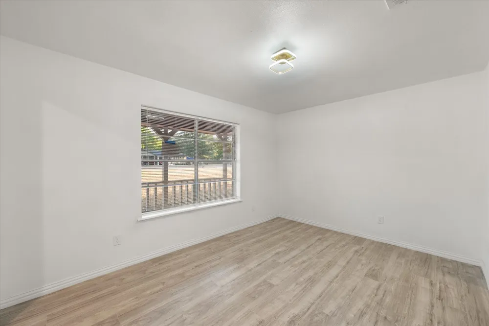 3400 Emhouse Road Corsicana, TX 75110