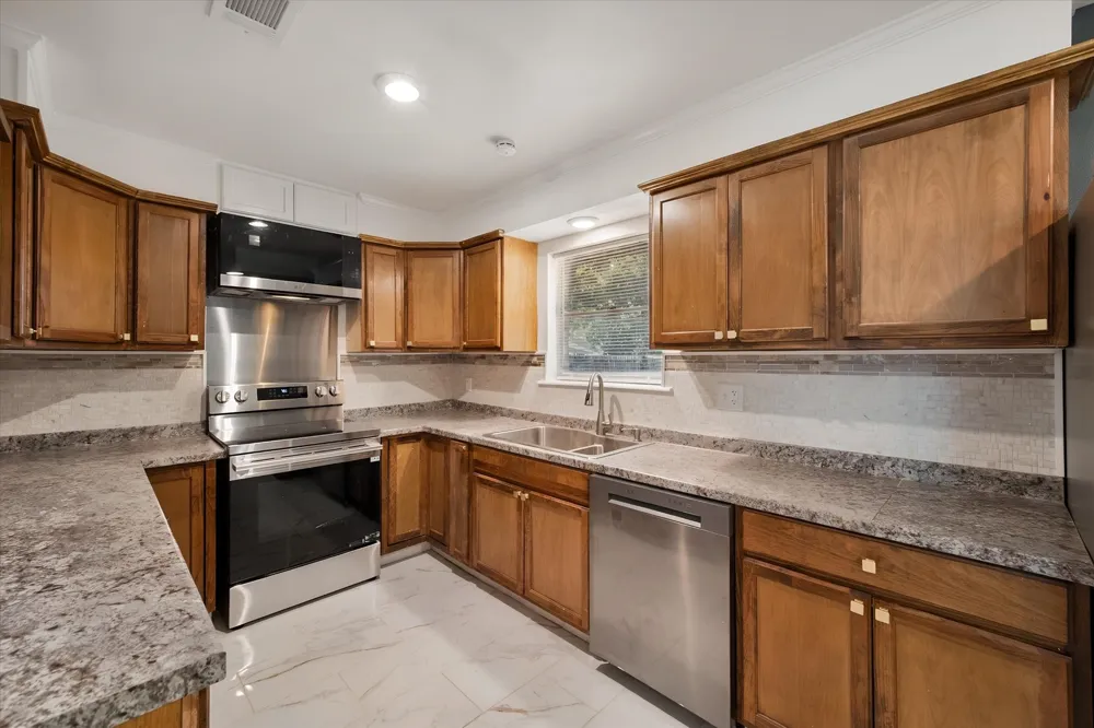3400 Emhouse Road Corsicana, TX 75110