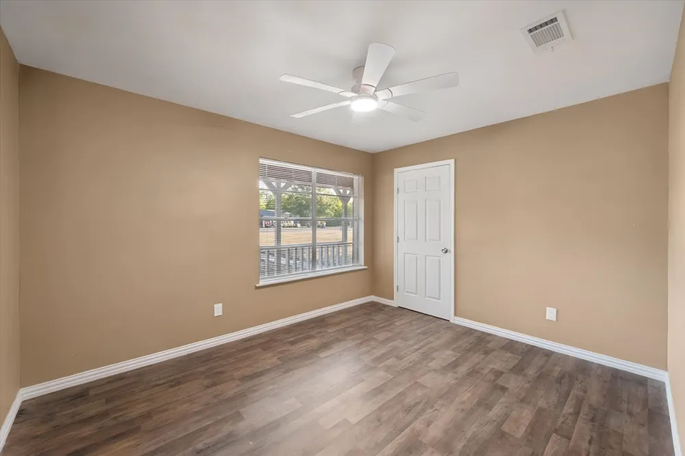 3400 Emhouse Road Corsicana, TX 75110