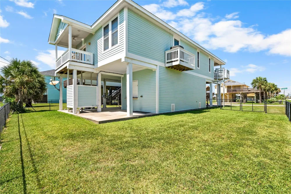 4114 Grayson Drive Galveston, TX 77554
