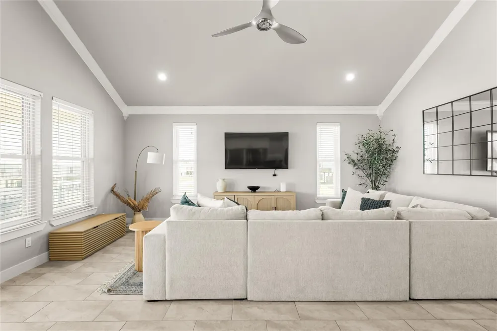 4114 Grayson Drive Galveston, TX 77554