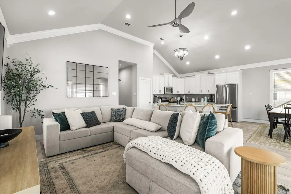4114 Grayson Drive Galveston, TX 77554