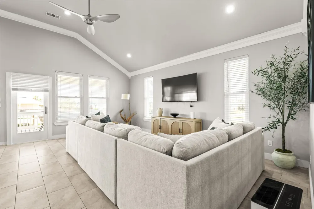 4114 Grayson Drive Galveston, TX 77554