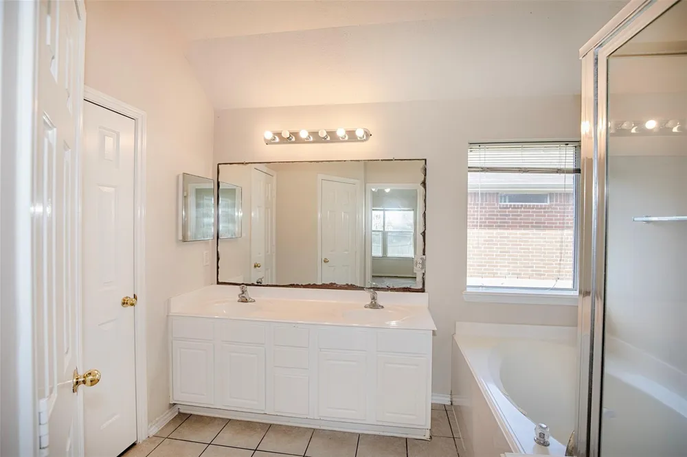 5008 Blanco Drive Pearland, TX 77584