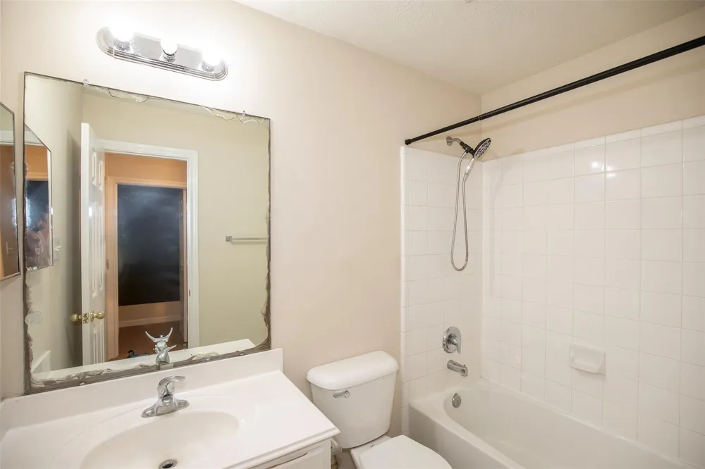 5008 Blanco Drive Pearland, TX 77584
