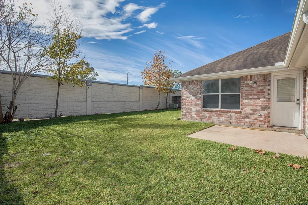 5008 Blanco Drive Pearland, TX 77584