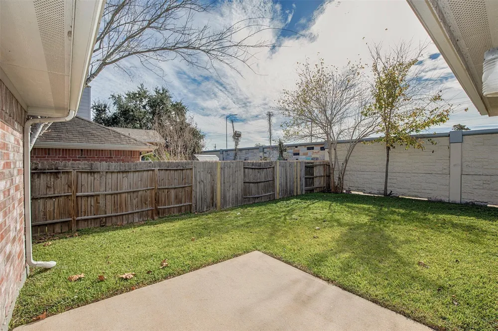 5008 Blanco Drive Pearland, TX 77584